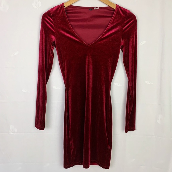 H&M Berry Red Velvet V-Neck Bodycon Mini Dress